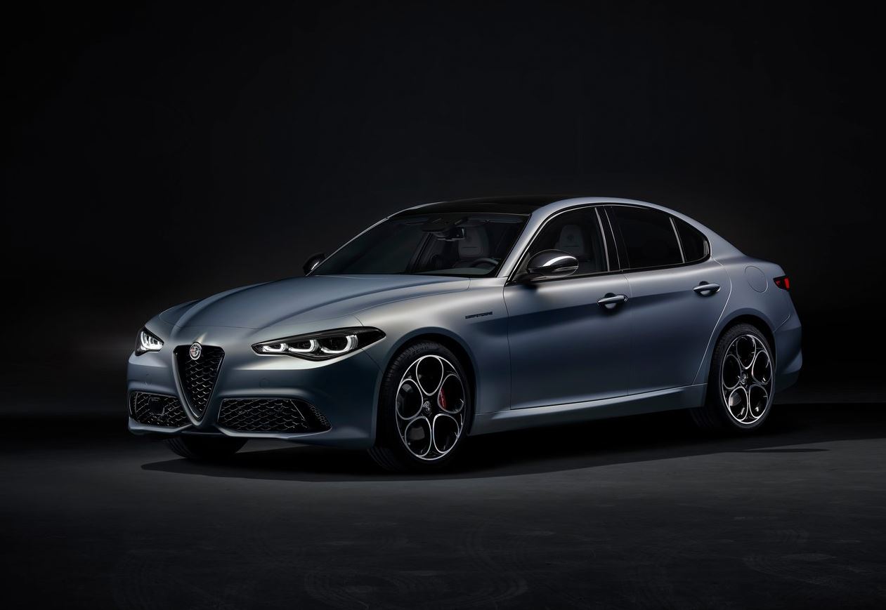 2023 Alfa Romeo Giulia 2.0 4x4 280 Beygir Veloce AT Teknik Verileri