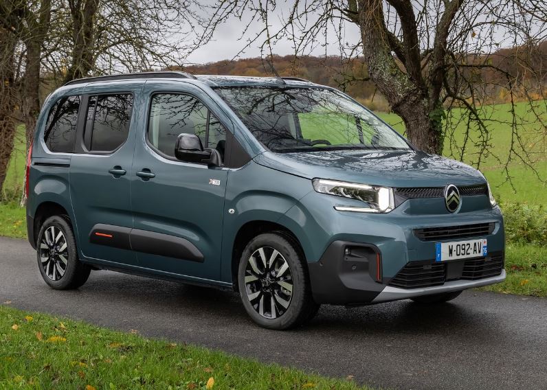 2025 Citroen Berlingo 1.5 BlueHDi 130 HP Max EAT Özellikleri - bagajhacmi.com
