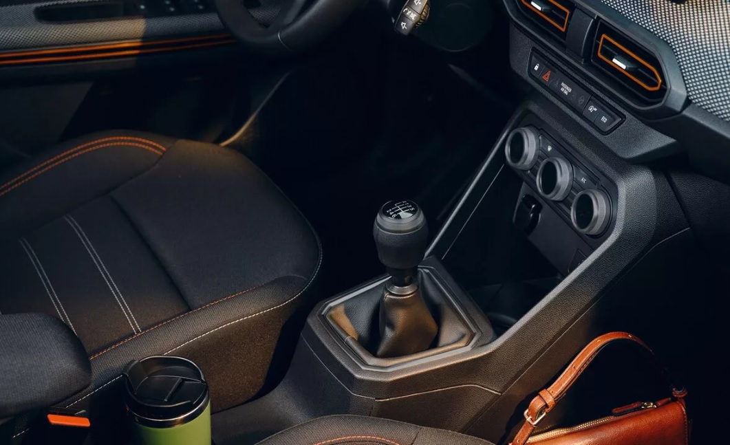 2023 Dacia Sandero Stepway 1.0 Turbo 90 Beygir Essential Manuel Teknik Verileri