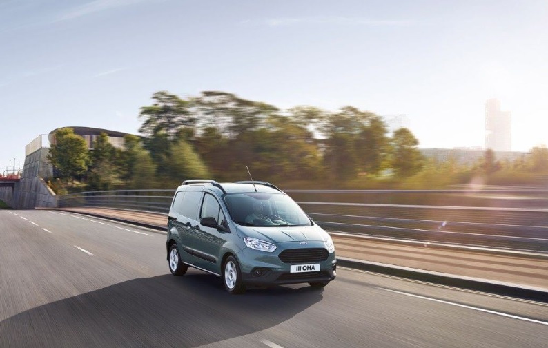 2021 Ford Transit Courier 1.5 TDCi 100 HP Van Deluxe Manuel Özellikleri - bagajhacmi.com
