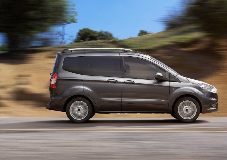 2022 Ford Tourneo Courier 1.5 TDCi 75 HP Trend Manuel Özellikleri - bagajhacmi.com