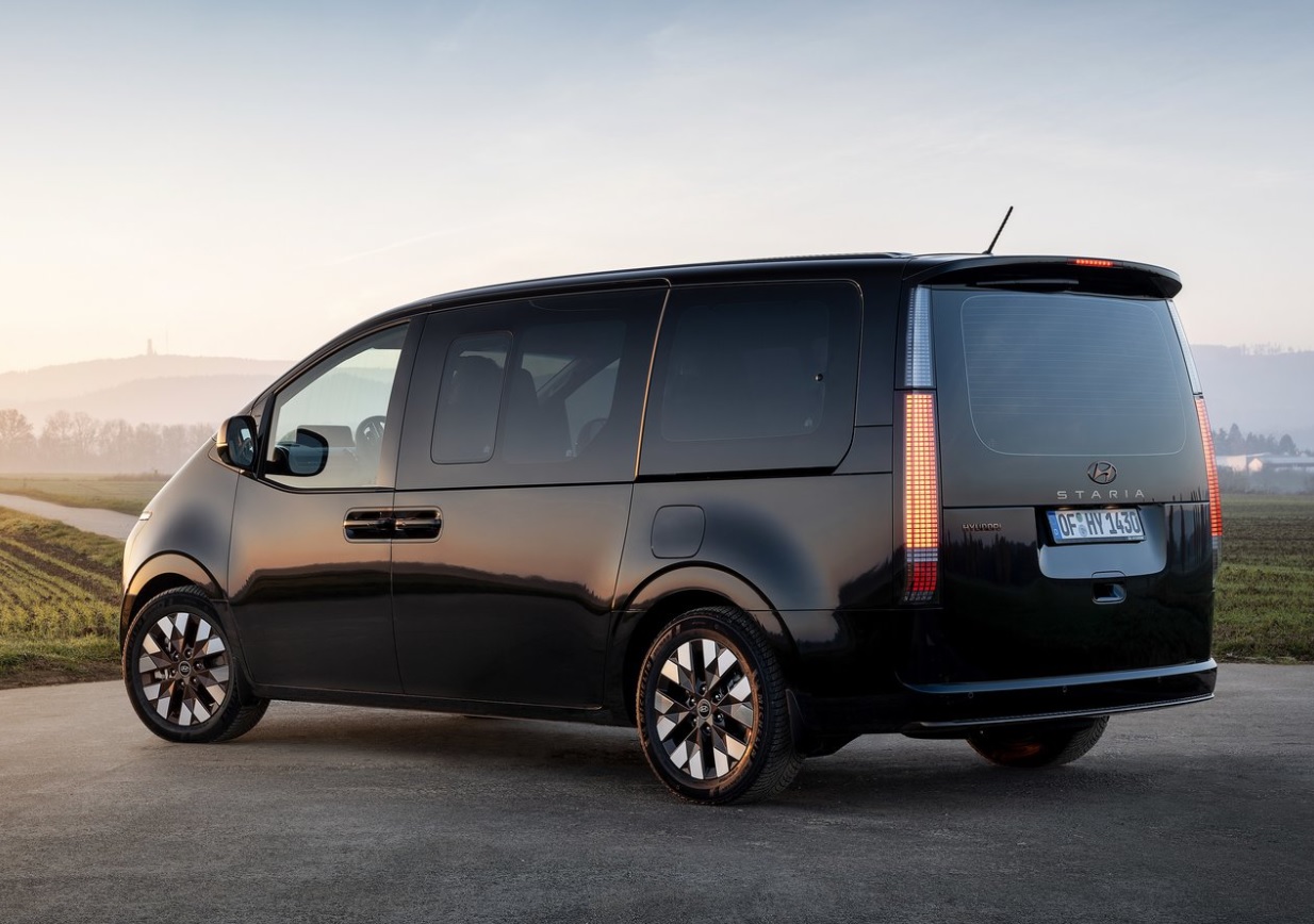 2023 Hyundai Staria 2.2 CRDi 177 HP Elite AT Özellikleri - bagajhacmi.com
