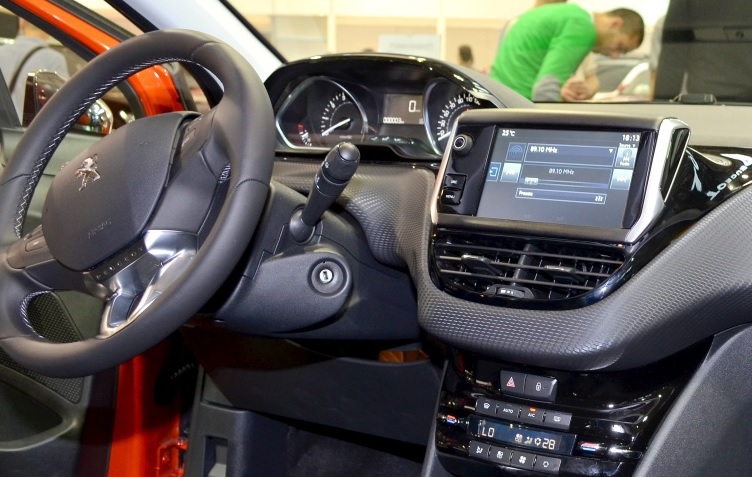 2020 Peugeot 208 1.5 BlueHDi 100 HP Signature Manuel Özellikleri - bagajhacmi.com