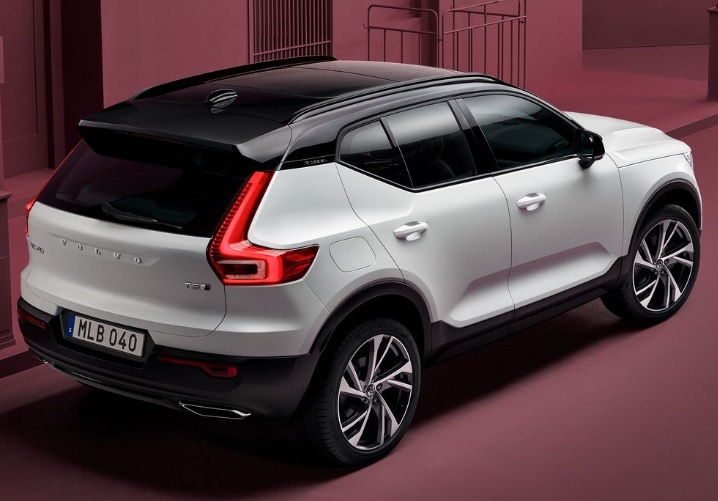 2020 Volvo XC40 2.0 T4 AWD 190 HP Momentum Geartronic Özellikleri - bagajhacmi.com