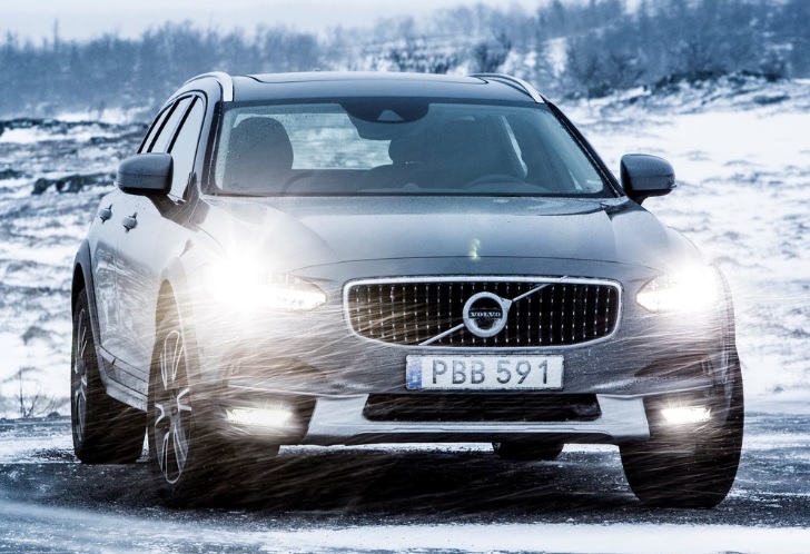 2017 Volvo V90 2.0 D5 4x4 235 HP Cross Country Pro Geartronic Özellikleri - bagajhacmi.com