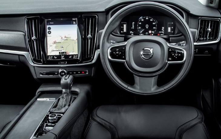 2017 Volvo V90 2.0 D5 Cross Country Plus