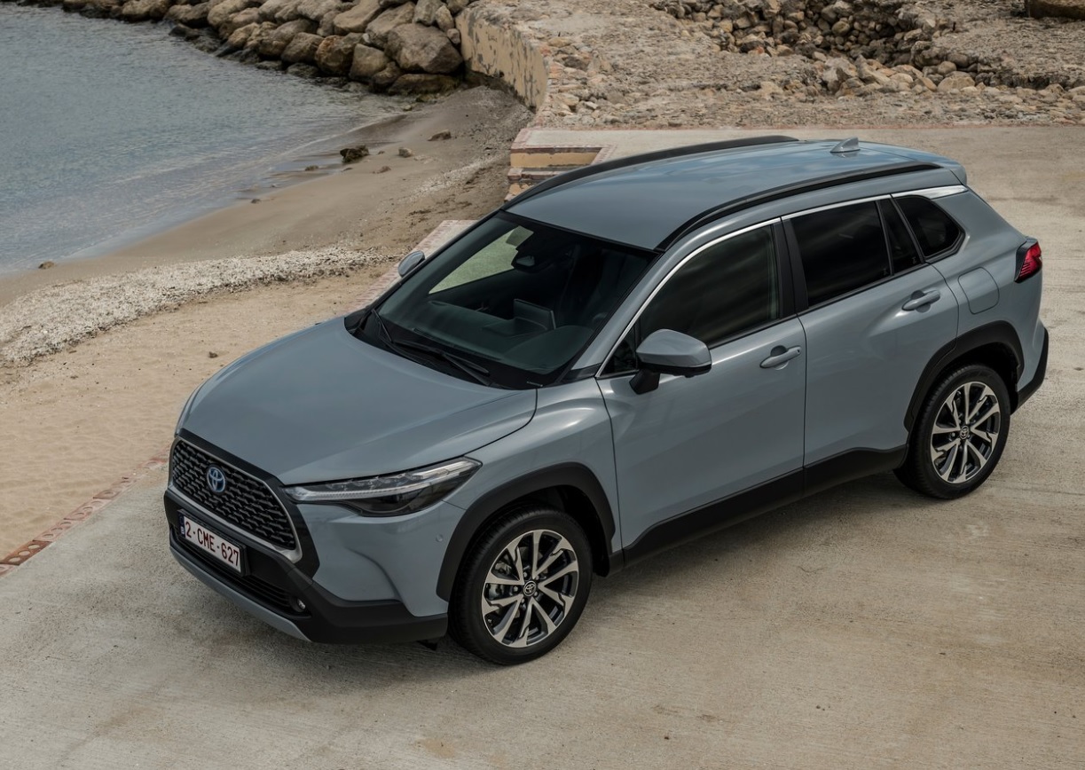 2022 Toyota Corolla Cross 1.8 Hybrid 140 HP Passion e-CVT Özellikleri - bagajhacmi.com