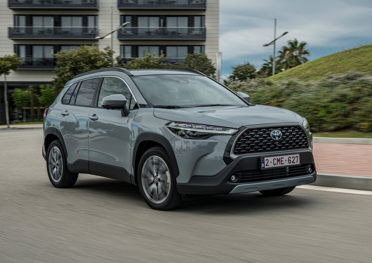 2023 Toyota Corolla Cross 1.8 Hybrid Flame X-Pack