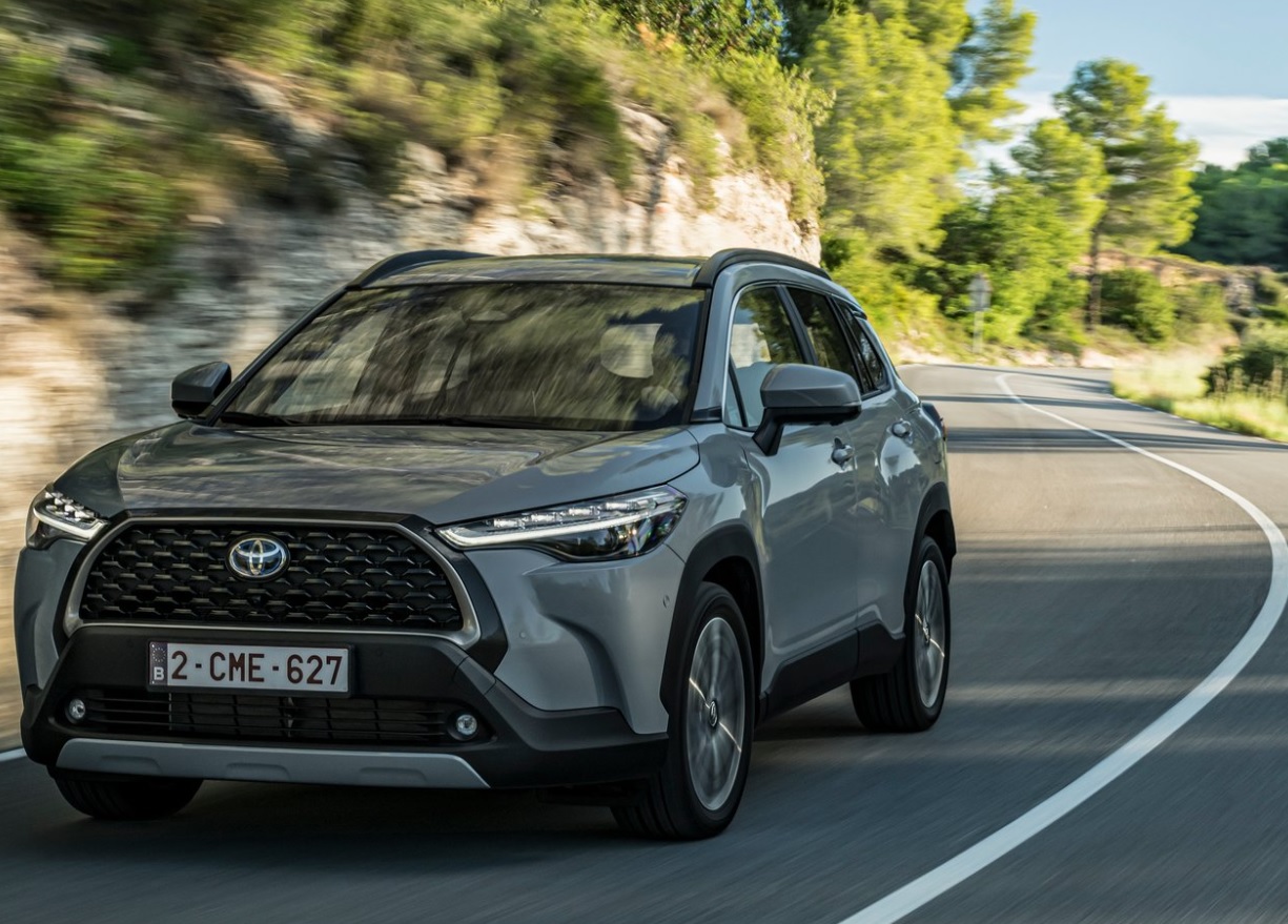 2023 Toyota Corolla Cross 1.8 Hybrid Flame X-Pack