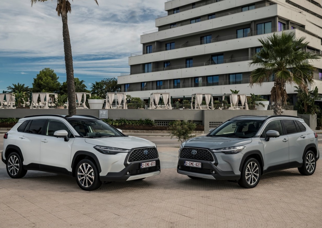 2022 Toyota Corolla Cross 1.8 Hybrid 140 HP Passion e-CVT Özellikleri - bagajhacmi.com