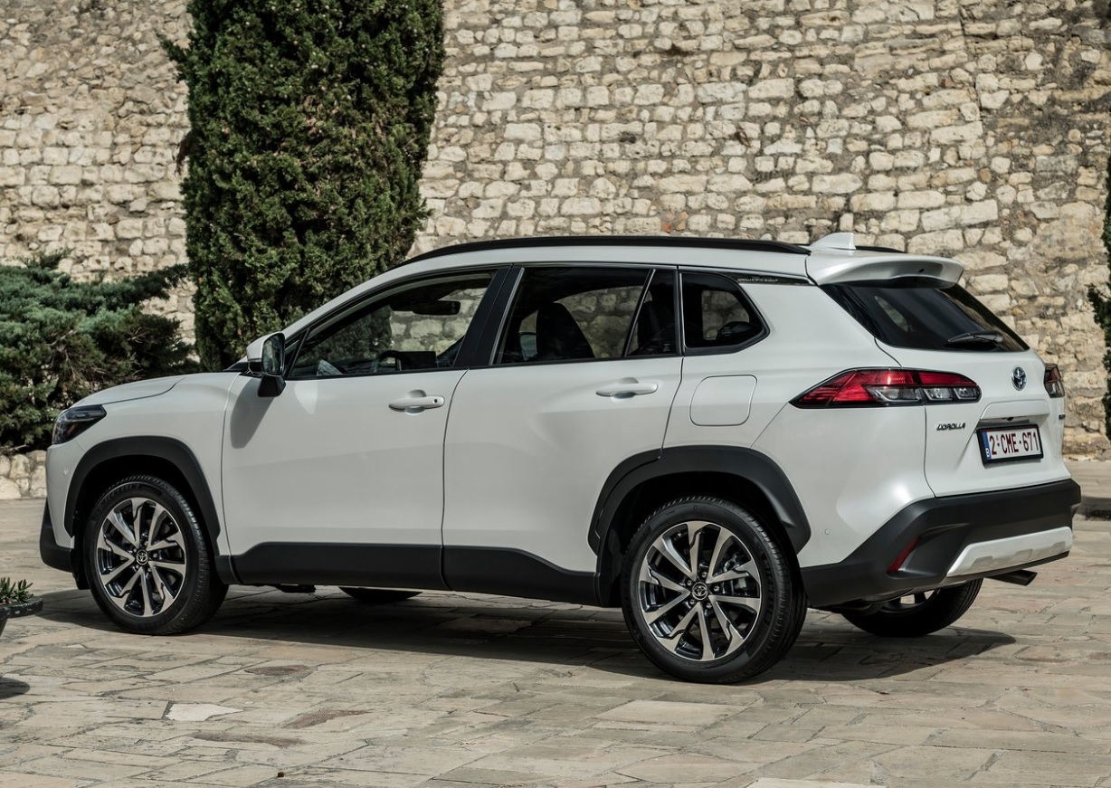 2022 Toyota Corolla Cross 1.8 Hybrid Flame X-Pack
