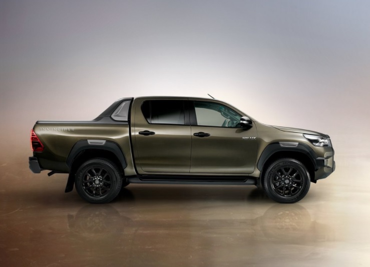 2023 Toyota Hilux 2.4 150 HP Adventure AT Özellikleri - bagajhacmi.com