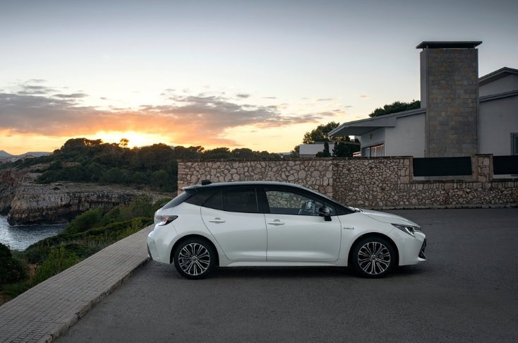 2022 Toyota Corolla HB 1.8 Hybrid 98 HP Flame e-CVT Özellikleri - bagajhacmi.com