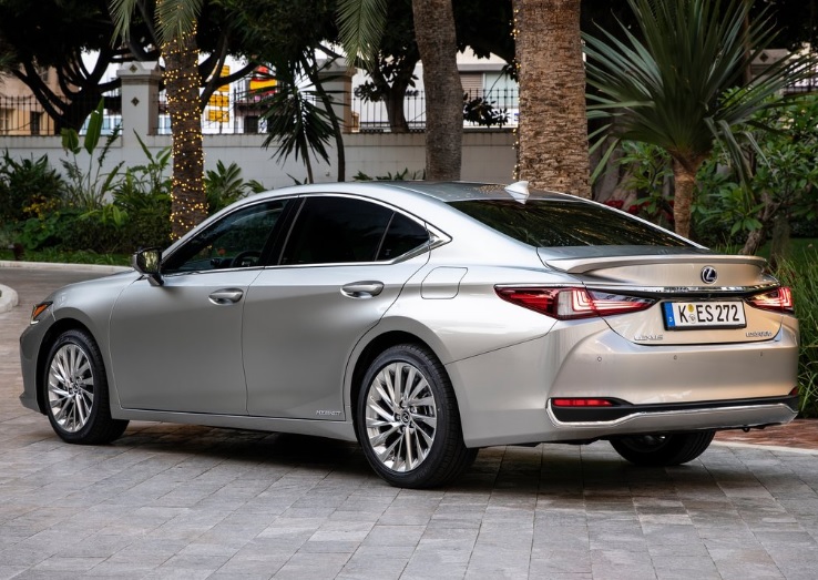 2020 Lexus ES 300h 2.5 218 HP Business e-CVT Özellikleri - bagajhacmi.com