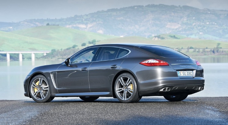 2014 Porsche Panamera 4.8 400 HP S Otomatik Özellikleri - bagajhacmi.com
