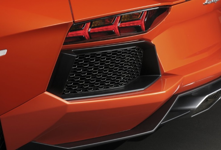 2014 Lamborghini Aventador 6.5 V12 700 Beygir LP Manuel Teknik Verileri