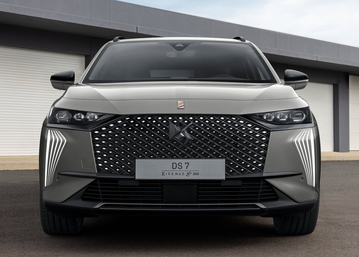 2025 DS DS 7 1.6 Hibrit 360 HP Performance Otomatik Özellikleri - bagajhacmi.com
