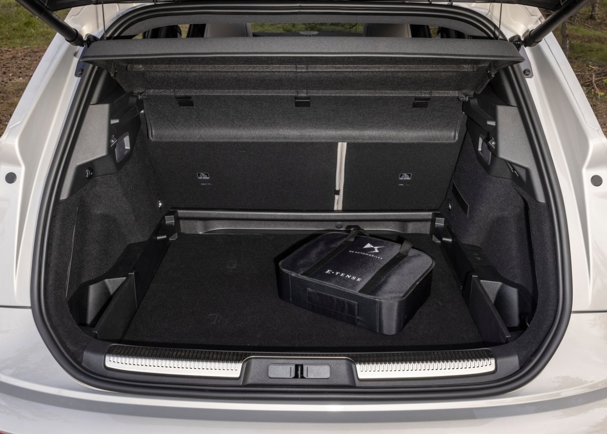 2023 DS DS 7 1.6 Hibrit 300 Beygir E-Tense Opera Otomatik Teknik Verileri