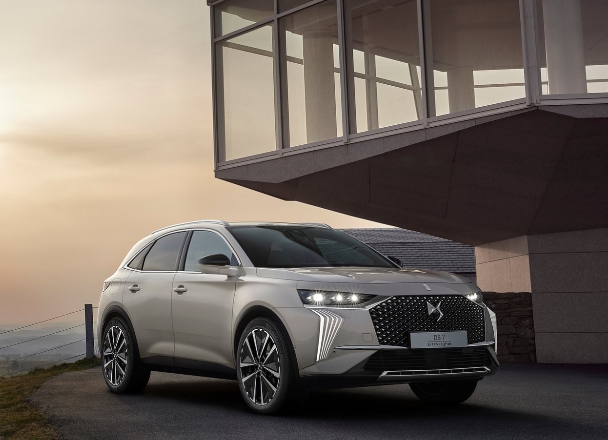 2023 DS DS 7 1.6 Hibrit E-Tense Opera