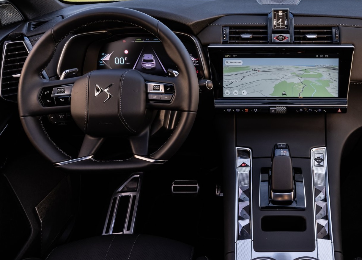 2023 DS DS 7 1.6 Hibrit E-Tense Opera