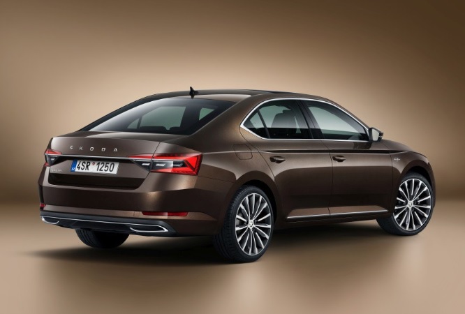 2023 Skoda Superb 1.5 TSI 150 HP Sportline DSG Özellikleri - bagajhacmi.com