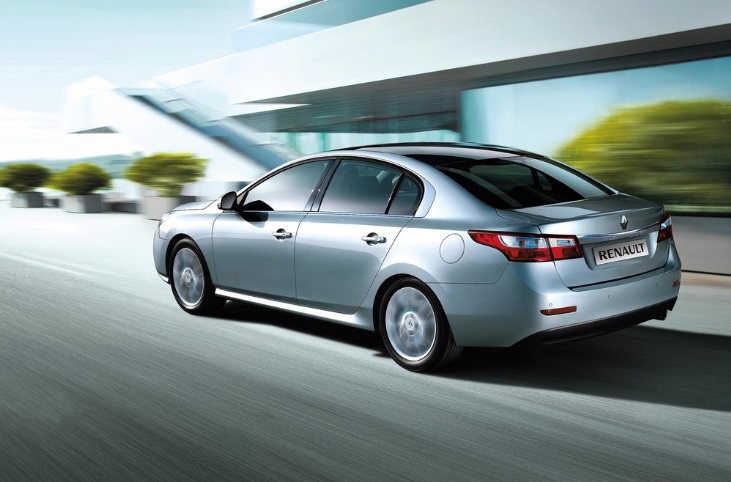 2015 Renault Latitude 1.5 dCi 110 HP Expression EDC Özellikleri - bagajhacmi.com