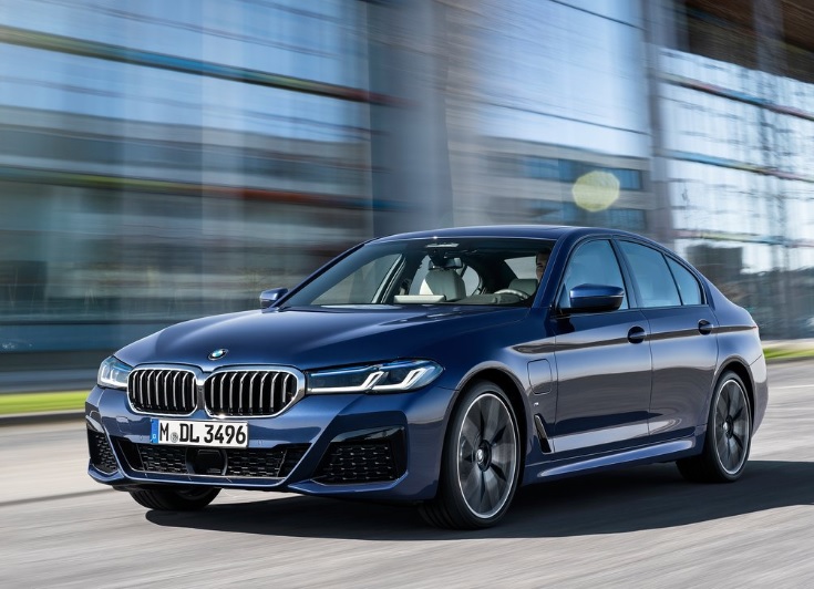 2023 BMW 5 Serisi 520d 2.0 xDrive 190 HP Luxury Line Steptronic Özellikleri - bagajhacmi.com