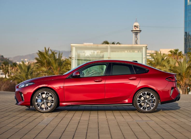 2025 BMW 2 Serisi 220 1.5 170 HP Sport Line Otomatik Özellikleri - bagajhacmi.com