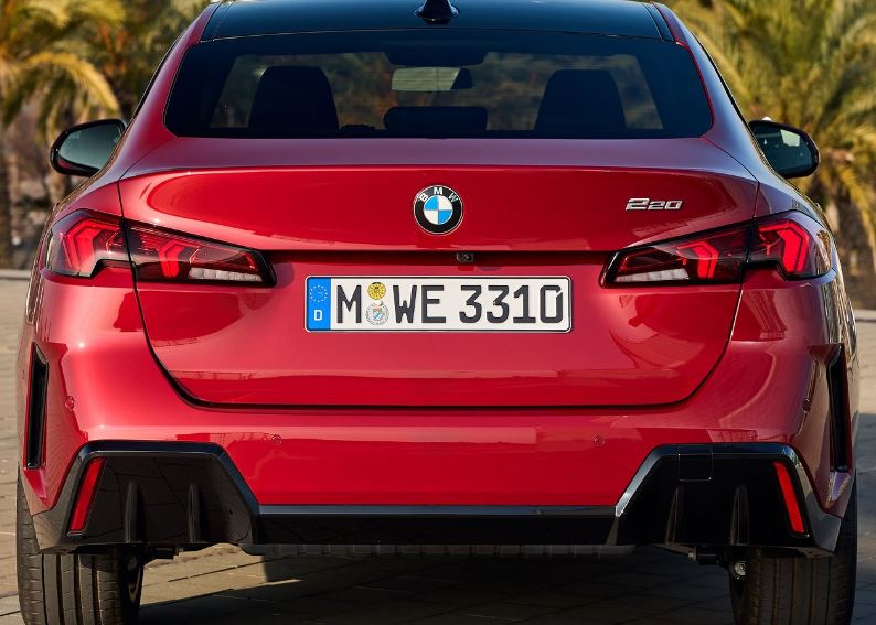 2025 BMW 2 Serisi 220 1.5 170 Beygir Sport Line Otomatik Teknik Verileri