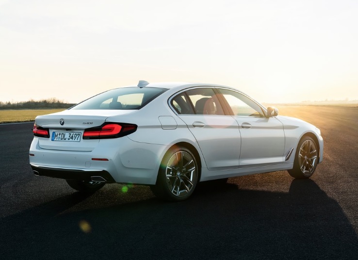 2022 BMW 5 Serisi 520i 1.6 Luxury Line